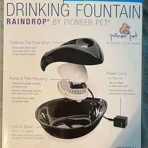Pioneer Pet Raindrop Drinking Fountain with 4 pack of replacement filters